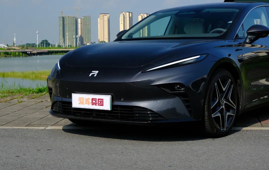 飞凡f7是年度改款车吗,银河l7和飞凡f7这两款车的对比