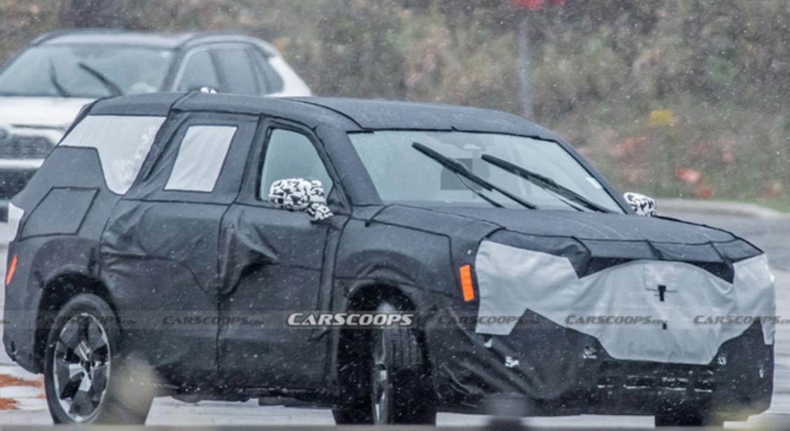 全新丰田汉兰达旗舰版2020黑色3.5,新款丰田汉兰达实车曝出