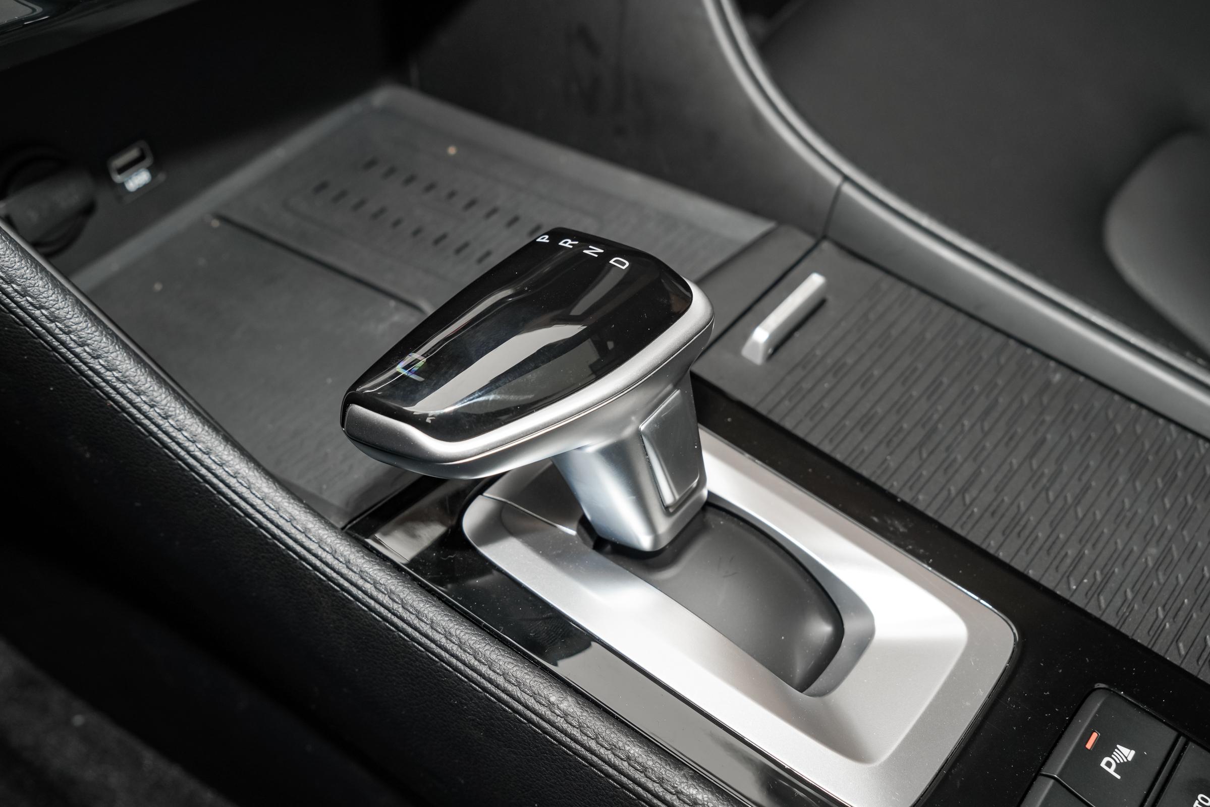 现代稳不住了！降价换量！油耗5.3L，还是B级车，带你看现代名图