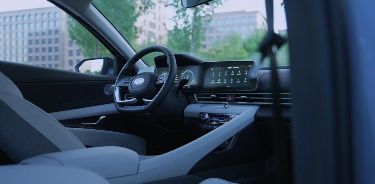 新款伊兰特精英版沉浸式体验,浅谈新款现代伊兰特