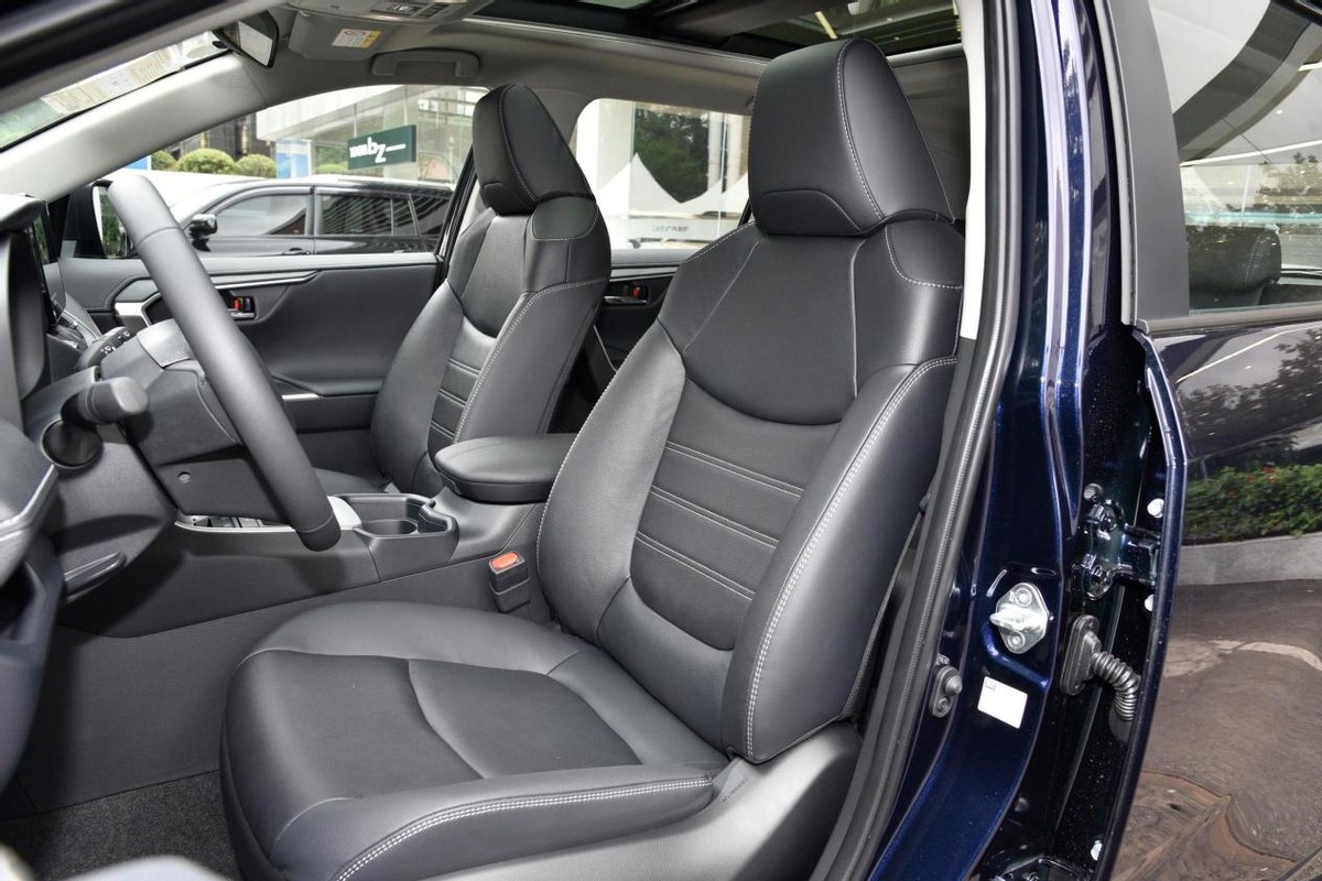 荣放rav4二手4万块钱,牡丹江rav4荣放降价4万