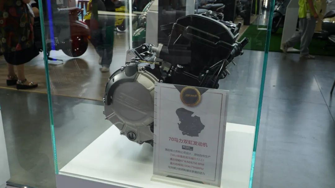 西安摩博会小姐姐,西安摩博会宝马小姐姐