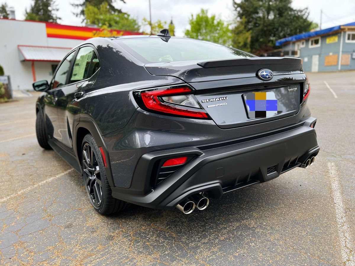 放荡不羁的烂仔——斯巴鲁STI