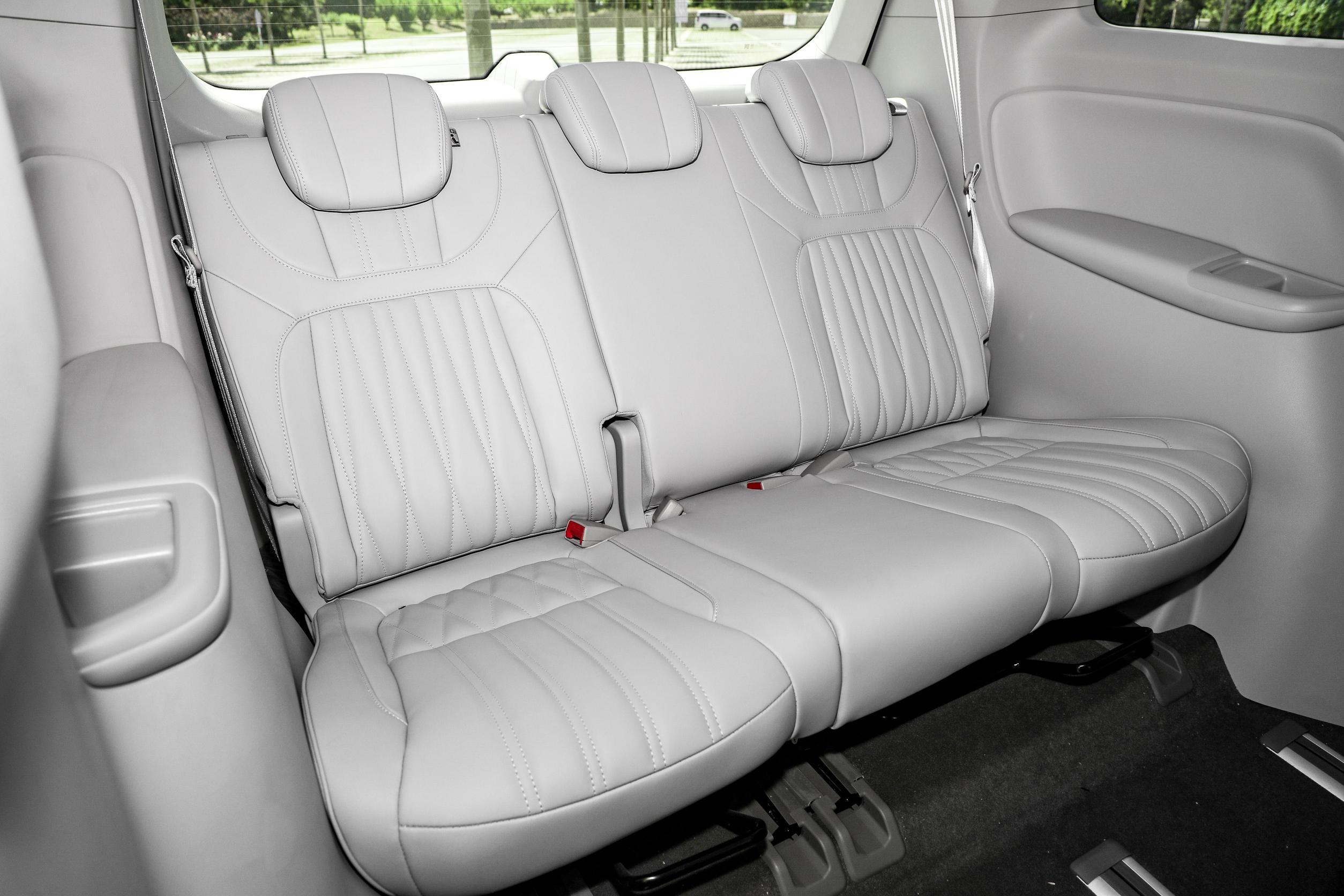 纯电mpv荣威imax8ev几座,荣威imax8尊享版商务车