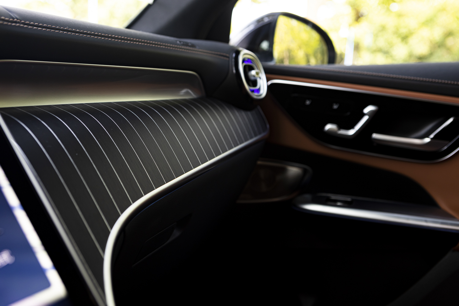 奔驰glc2602021款试驾视频,全新奔驰长轴距glcsuv正式亮相