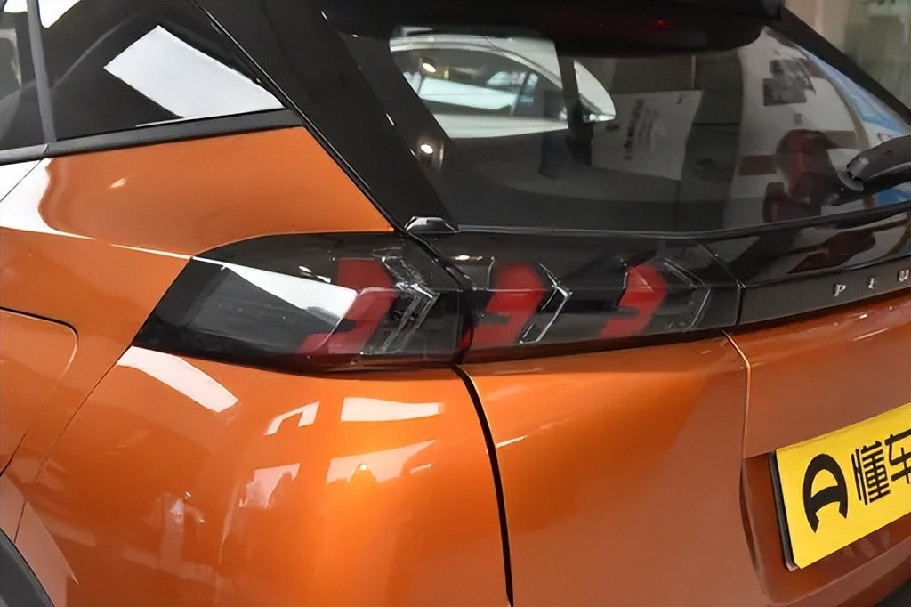 1.2t发动机百公里最低油耗,标致20081.6l有什么优缺点