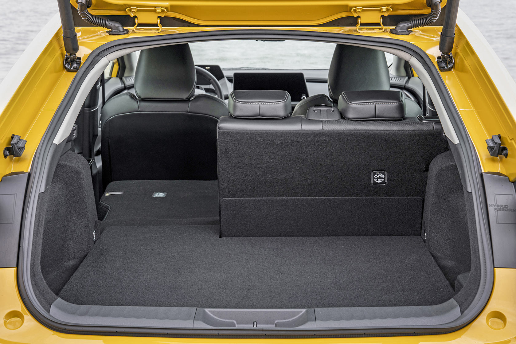 蒙古国丰田普锐斯图片,黄色潜水艇国语版