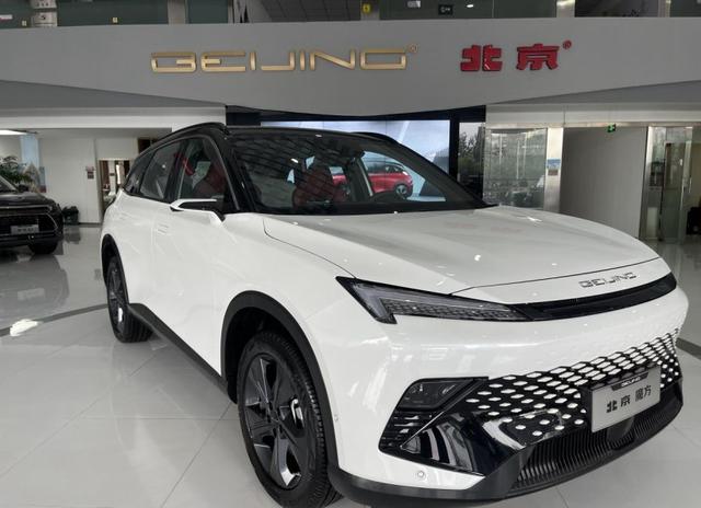 北汽魔方油电混动,北汽魔方新能源车