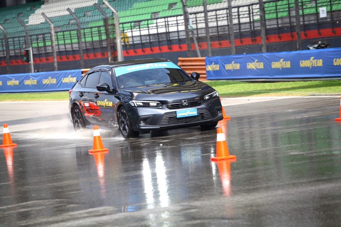 它让我恋上马来西亚雪邦国际赛道，固特异125周年带来的技术亮点爆棚了