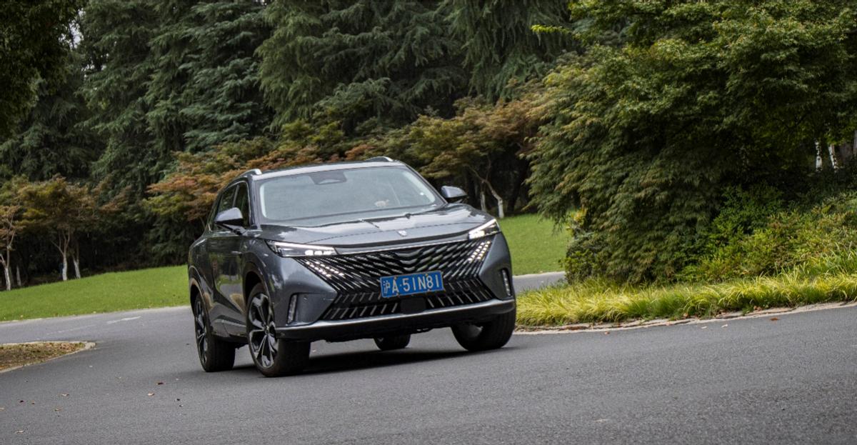 荣威rx5第三代是中型suv吗,家用suv推荐第三代荣威rx5