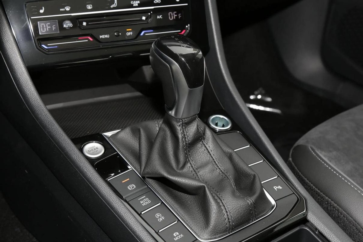 15万左右买什么车省油又好看年轻,15万动力强省油值得推荐的车型