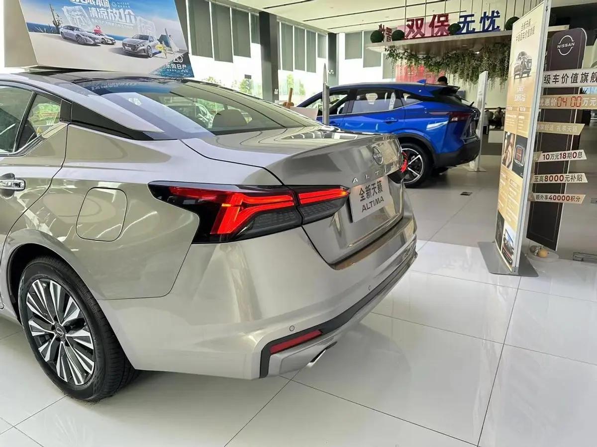 2021日产天籁2.0t空间,新款日产天籁2.0l低配版