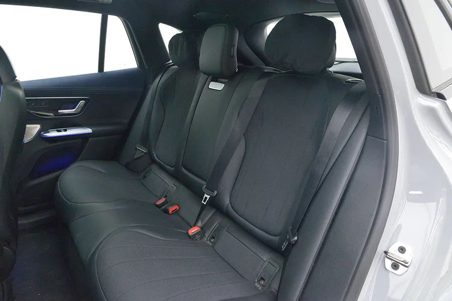 奔驰eqesuv30万落地,奔驰全新EQE纯电SUV上市