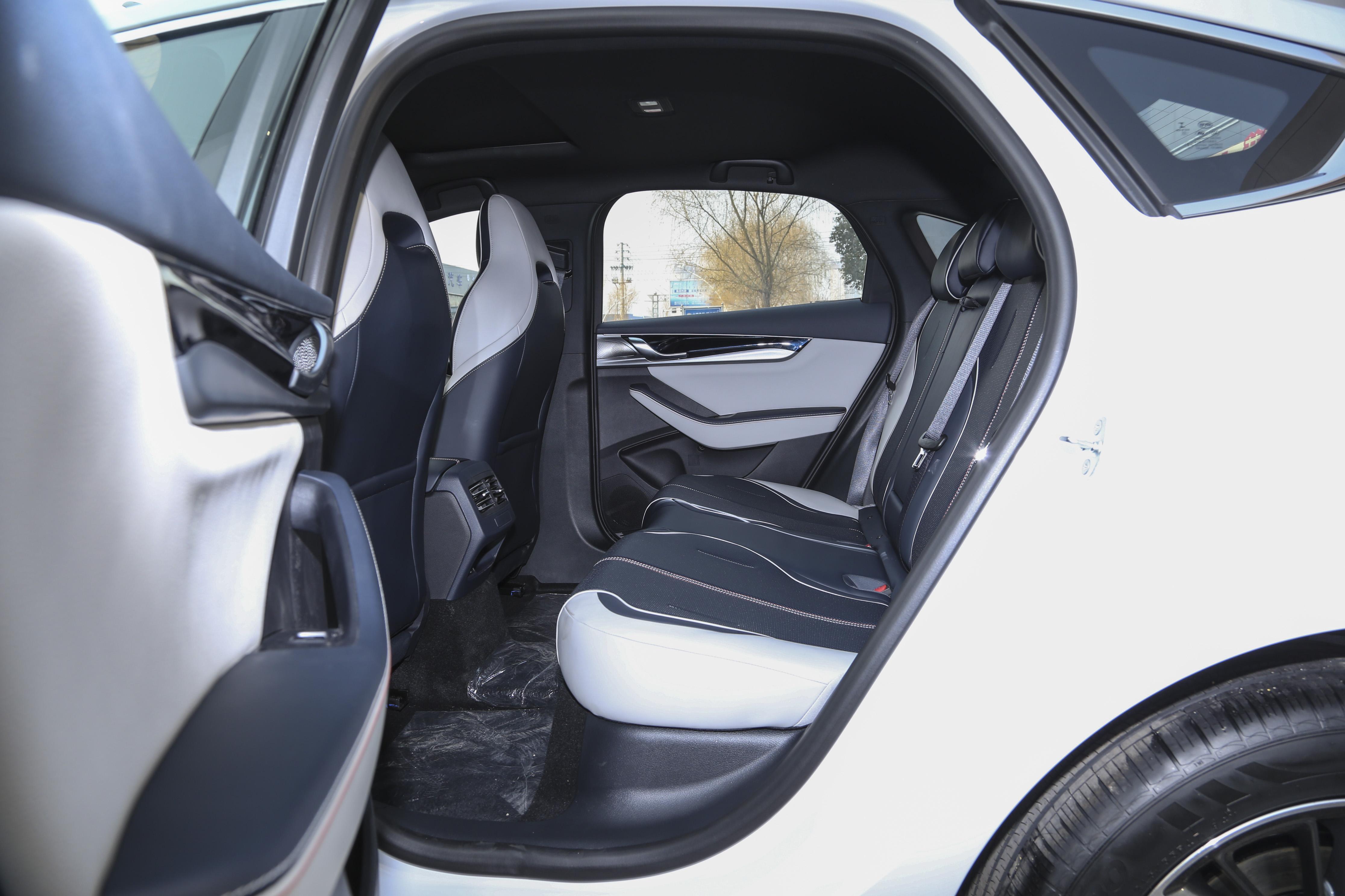 秦plusdmi冠军版和丰田双擎怎么选,秦plusdmi选双擎还纯电