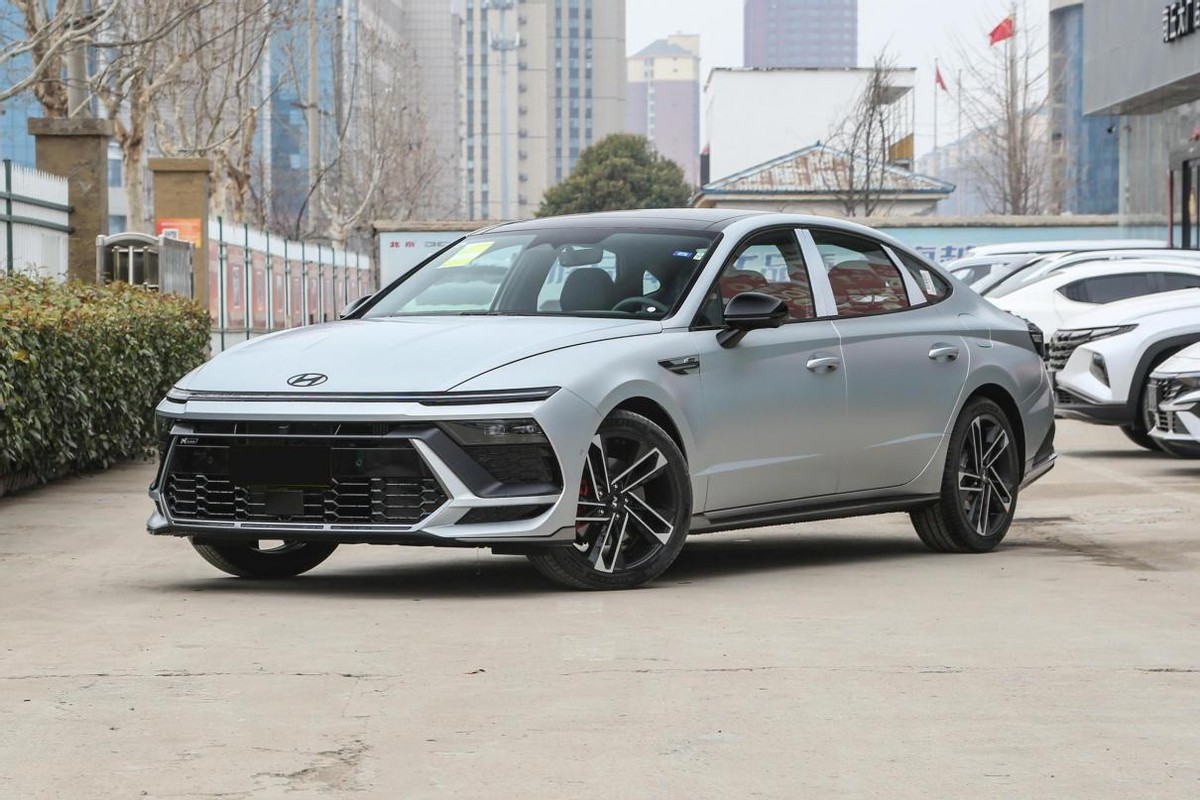 现代索纳塔1.5t和2.0t配的8at一样吗,新款现代索纳塔爆改