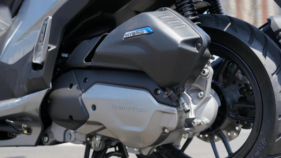 qj鸿150踏板测评,新款鸿途150踏板试驾