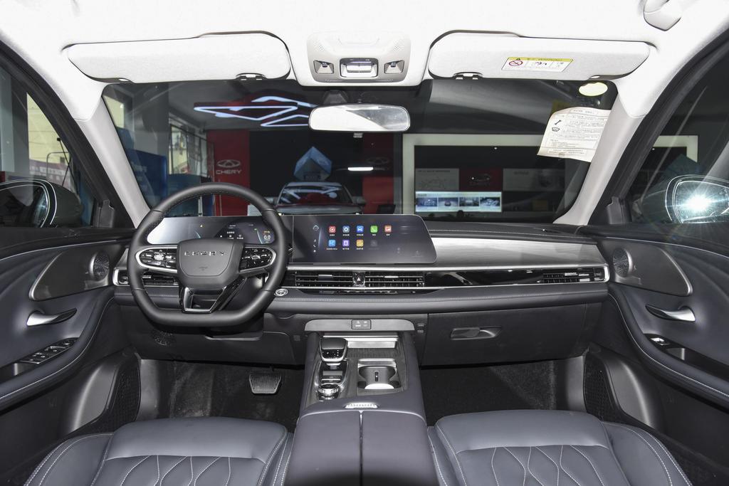 奇瑞艾瑞泽8和艾瑞泽5plus,艾瑞泽8测评与试驾1.6低速抖动