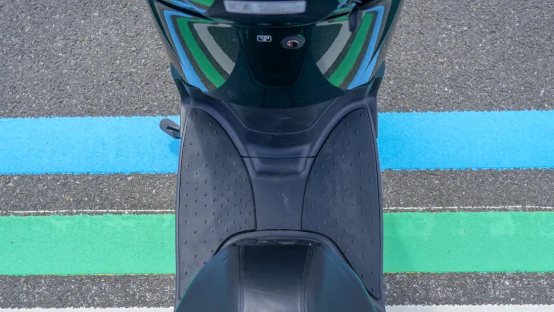 金城摩托提拉米苏都市版jc150t-ae,金城adiva200和金城提拉米苏200