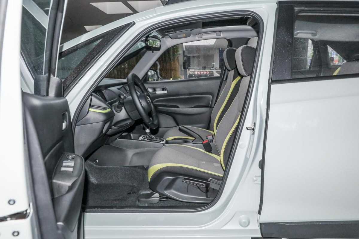 飞度与海豚选哪个好呢,买菜神车对决