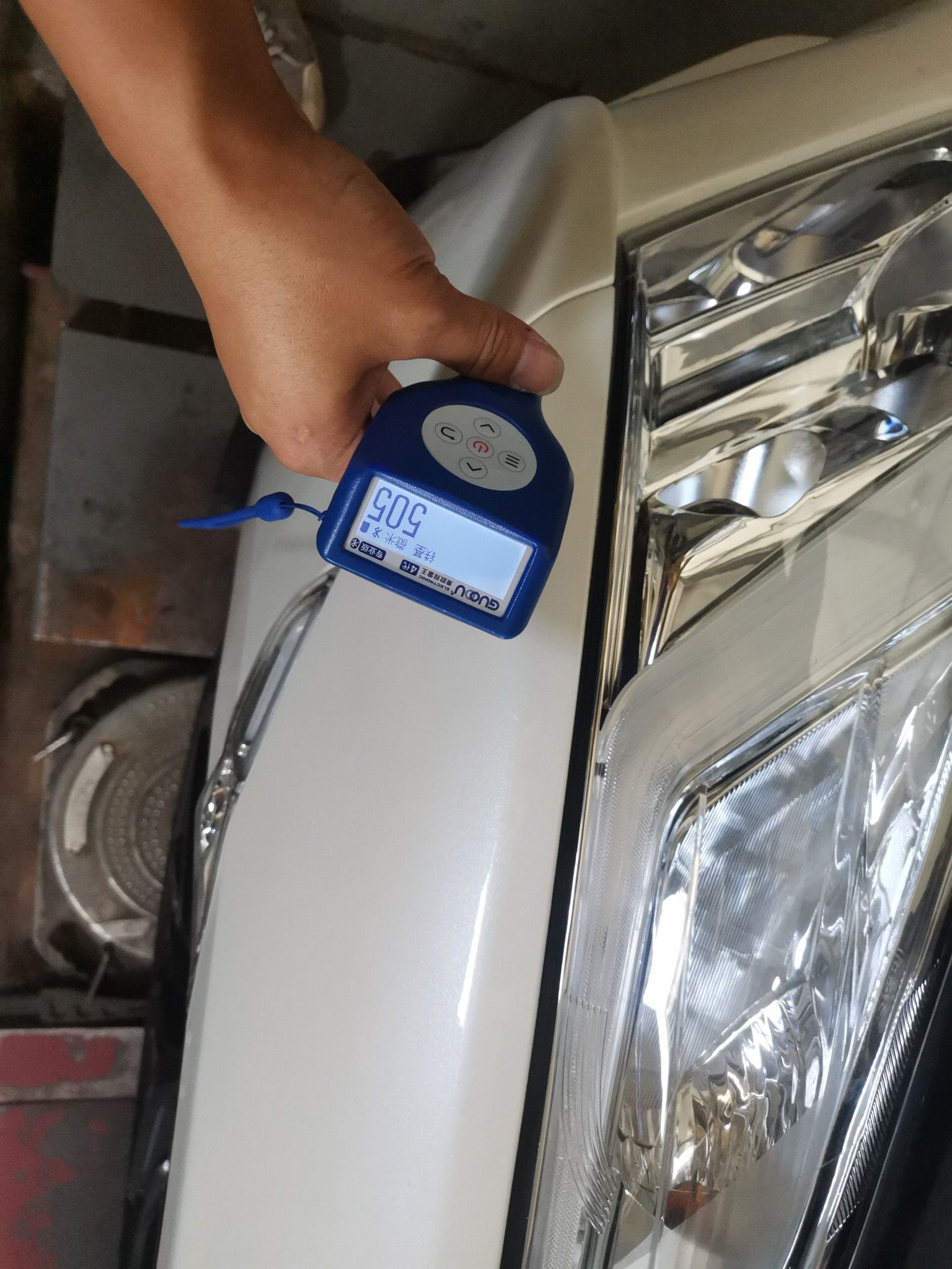 大事故车伪装成精品来卖，师傅一招识破，这辆日产GT-R终现出原形