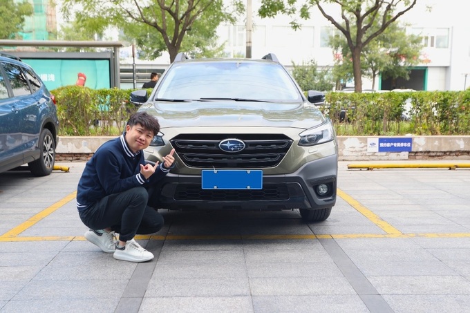 陪朋友去斯巴鲁店看傲虎，我不仅被“打脸”还种草变“粉”了