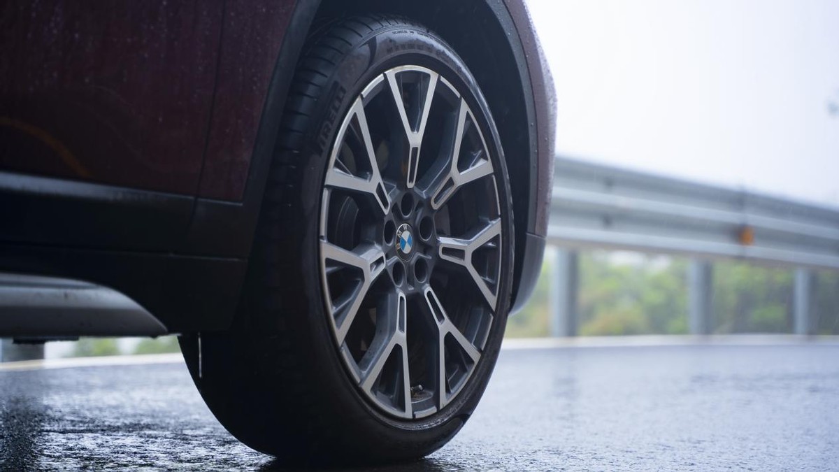 评测汽车宝马x11,宝马x1车测评