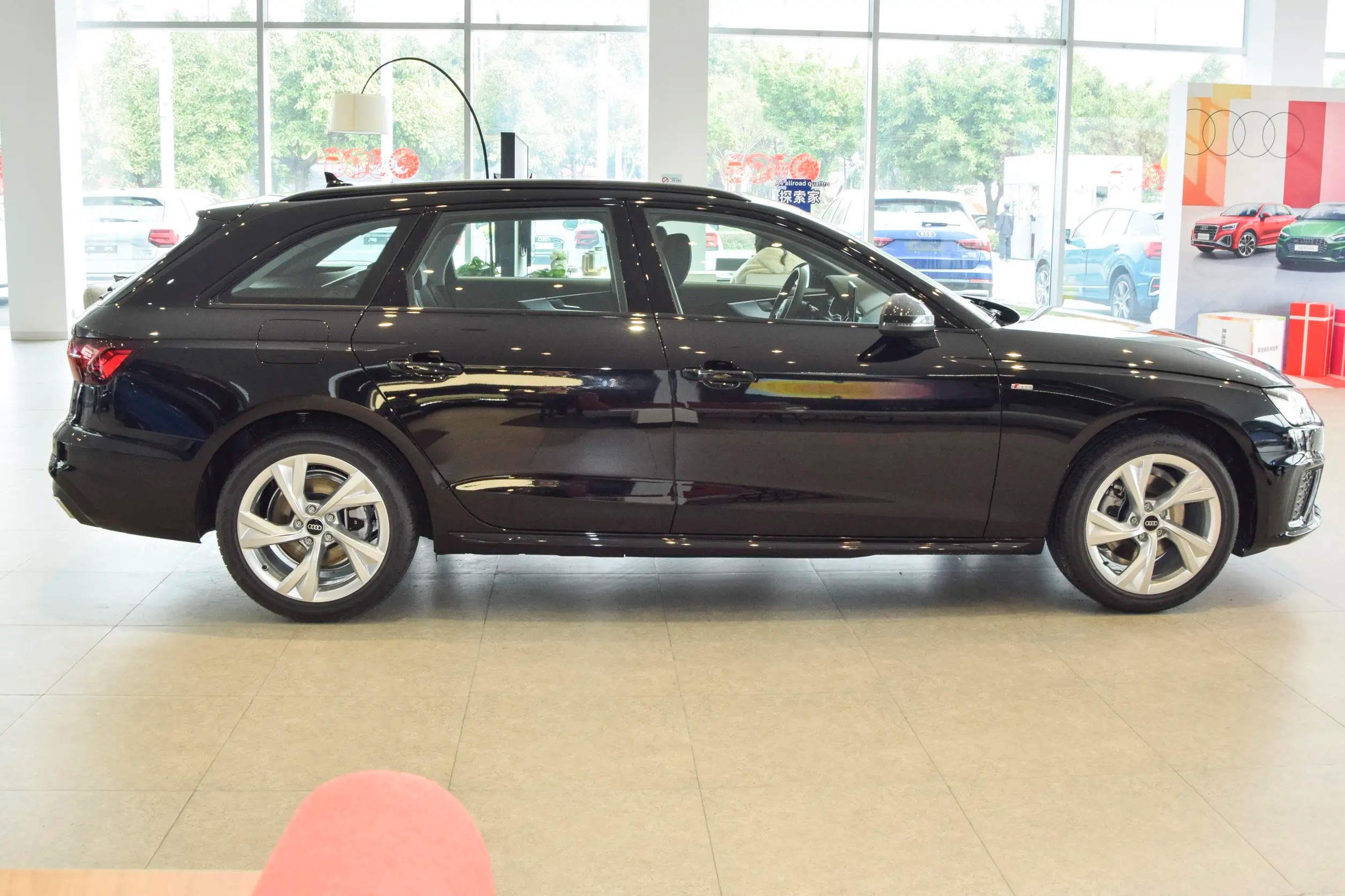 2019款奥迪a4allroad符合国六,奥迪a423款豪华动感现车