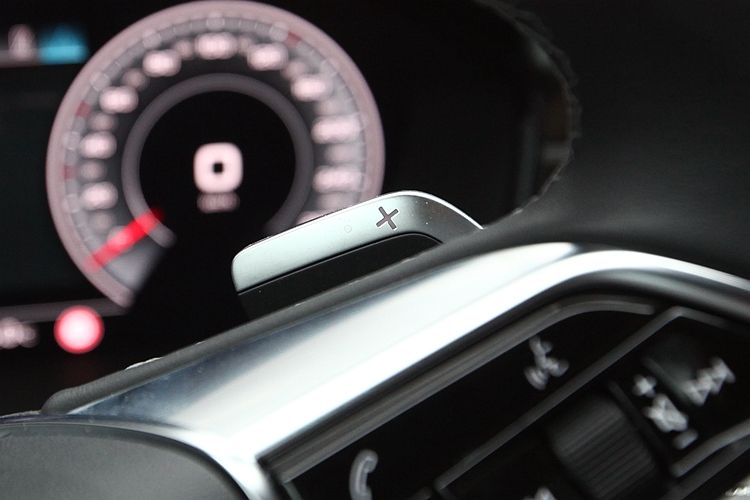 奥迪q6试驾感受,试驾上汽奥迪Q6