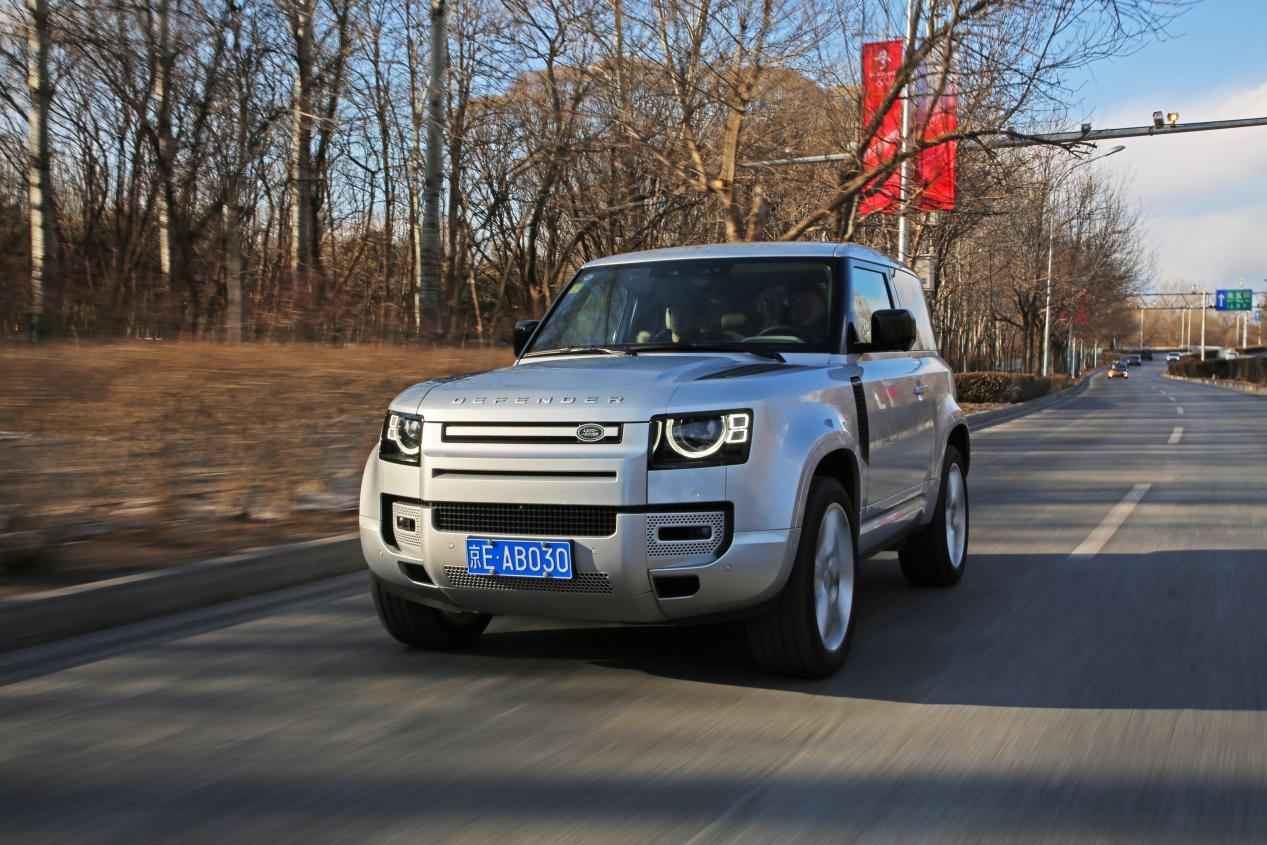 陈震试驾路虎卫士90,怎么优雅的上越野车