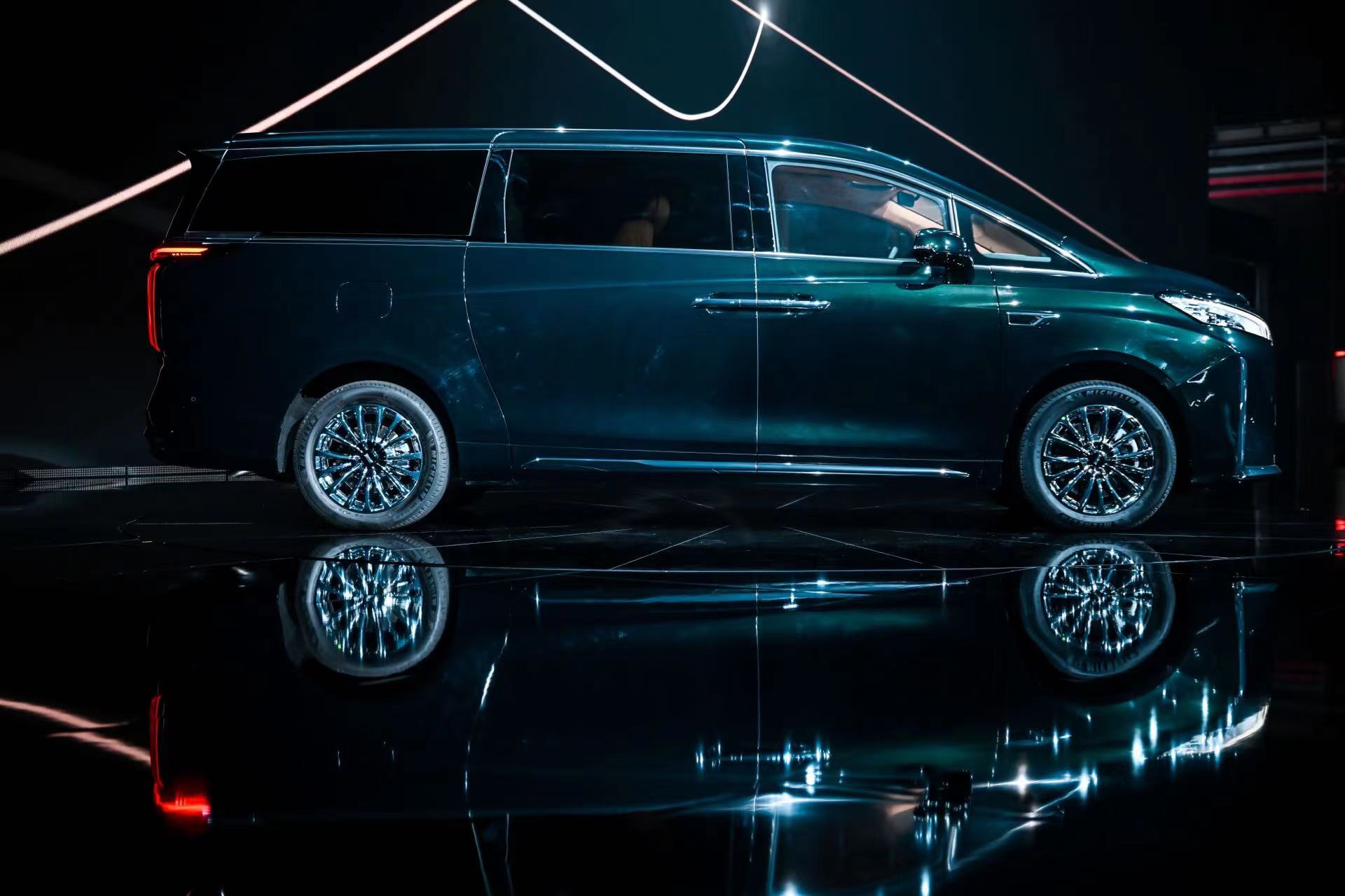 魏牌高山mpv最新落地价,魏牌高山MPV售价33.58万元起