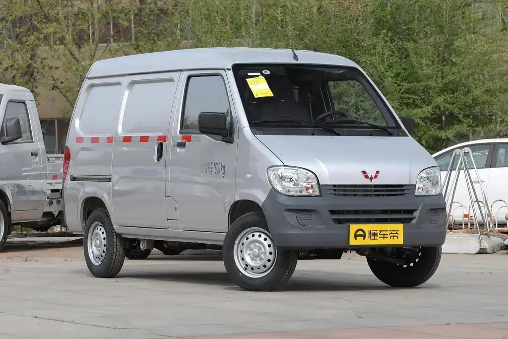 五菱之光当代步车怎么样,五菱之光封闭式面包车做什么生意