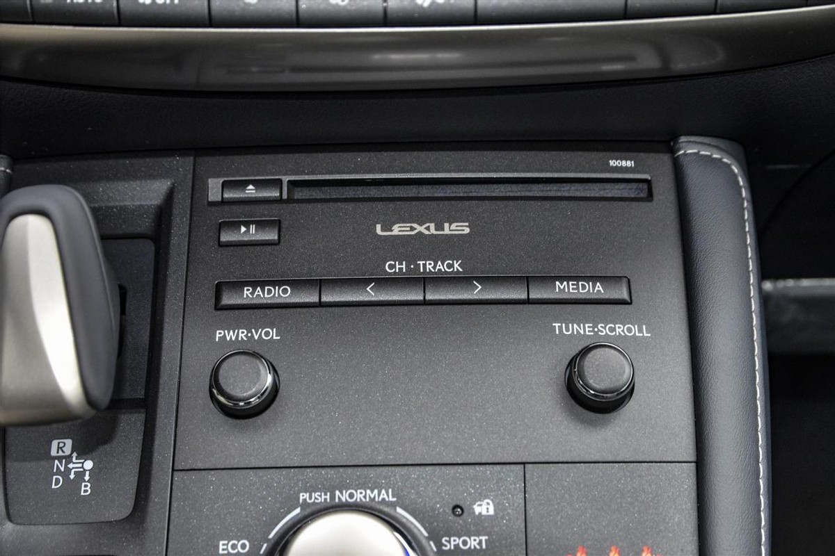 雷克萨斯ct的最新优惠价格,雷克萨斯ct2002014款精英版使用介绍