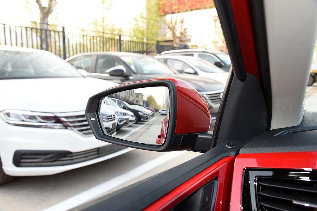 polo鎼烘墜椋為┌浜虹敓,polo鍚岀郴鍒楄溅