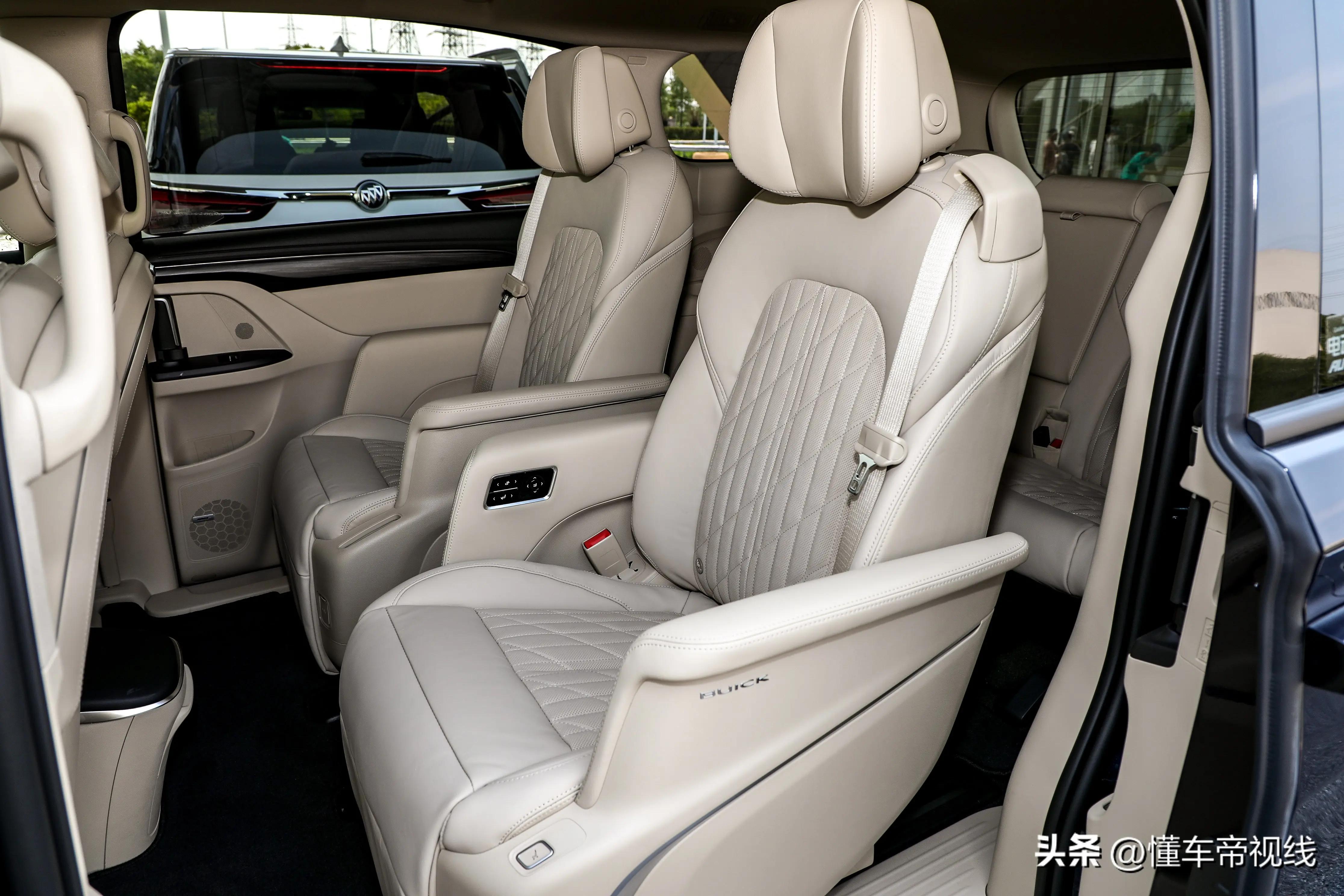 别克gl82022款es陆尊653t豪华型,最新款gl8es陆尊落地价