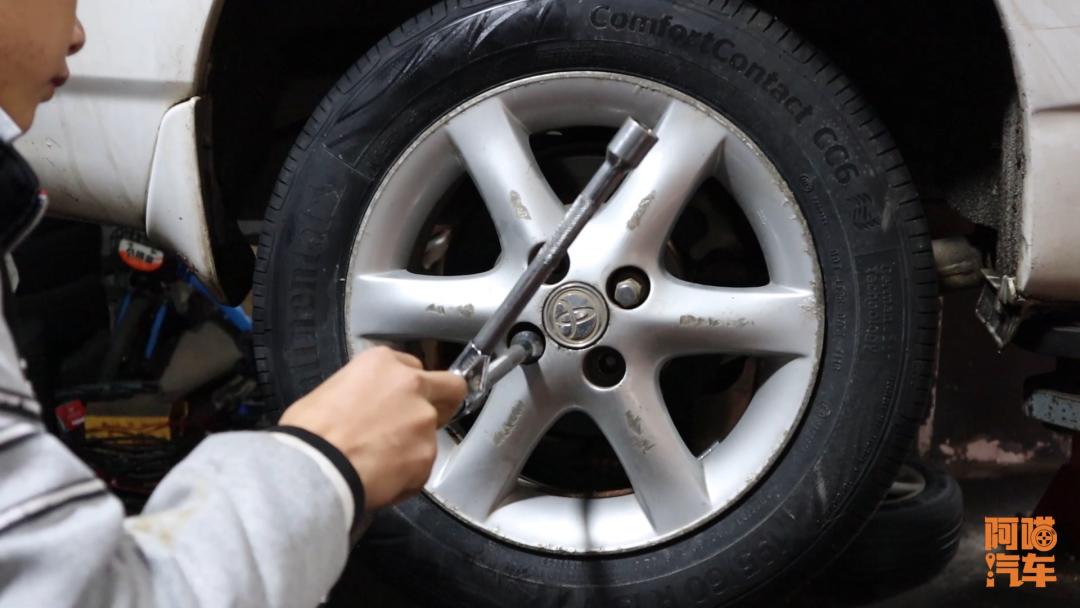 去修车店修车哪些零件容易被换,去维修店修车会换零件吗