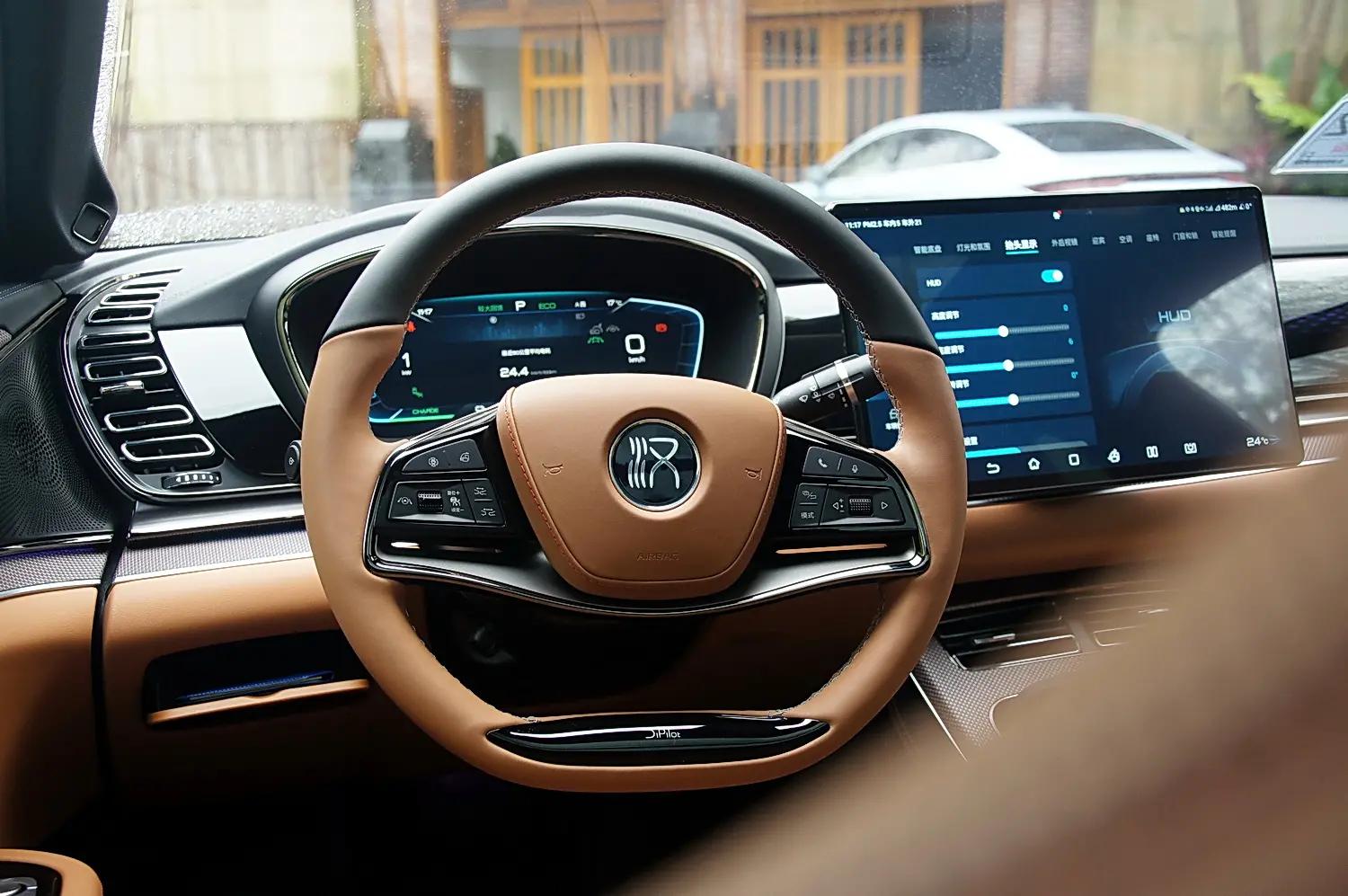 颜值能打操控出色比亚迪汉ev,新一代比亚迪汉ev冠军版