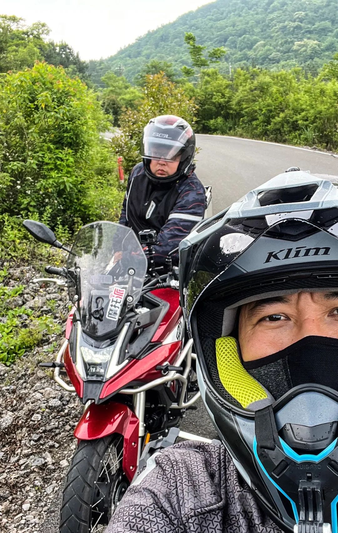 进步很大但是仍然任重道远,进步明显继续努力