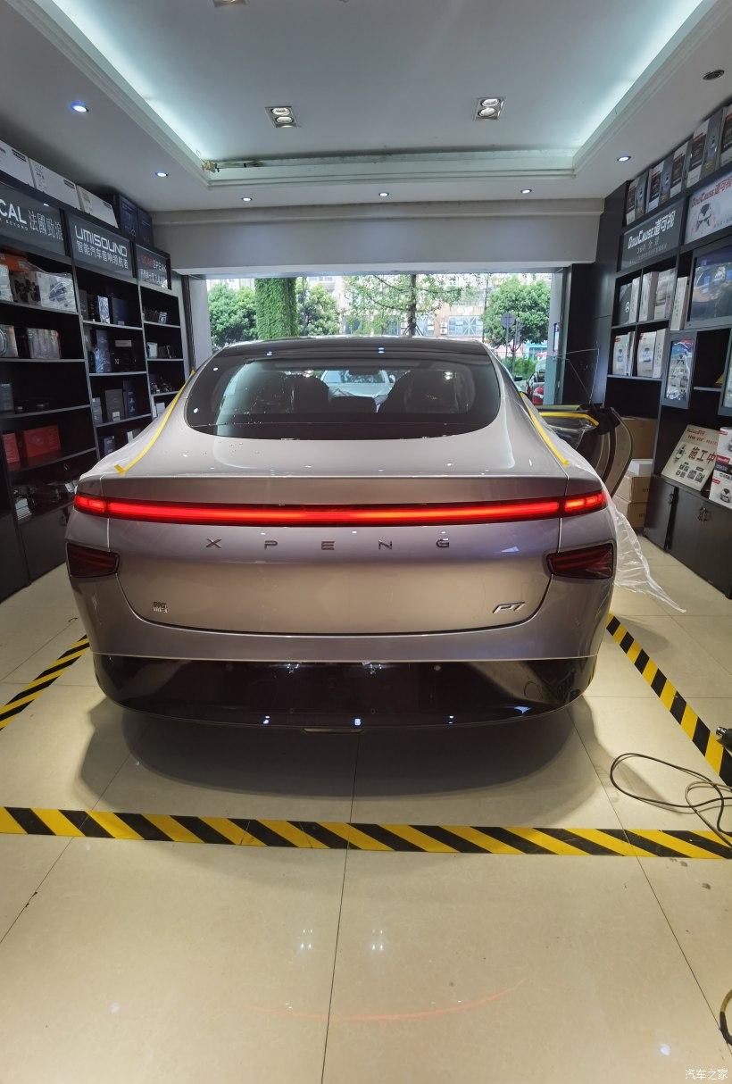 小鹏的理想是蔚来买一辆特斯拉,特斯拉小鹏蔚来理想哪个好