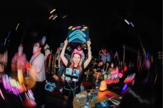 坚持以顾客为中心下一句,坚持以客户为中心