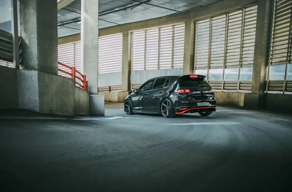 高尔夫7r-line改装案例,大众高尔夫7代改装短弹簧