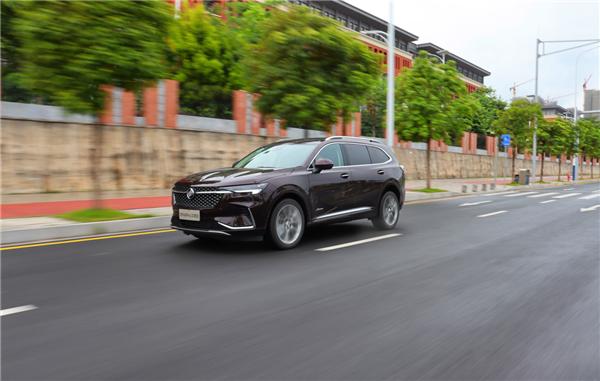 别克昂科威plus艾维亚深度试驾,2023款昂科威plusavenir艾维亚噪音