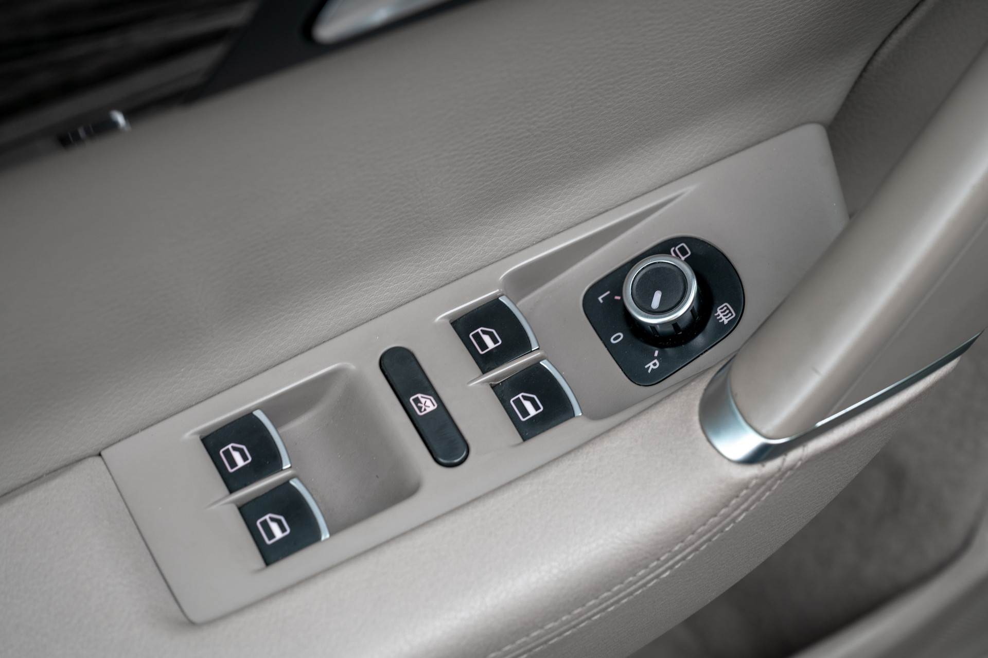 16款迈腾1.8t智享豪华版二手价格,全网最低二手20款迈腾豪华型