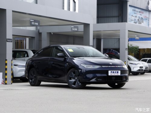 零跑c01详细介绍,零跑c012022款落地价