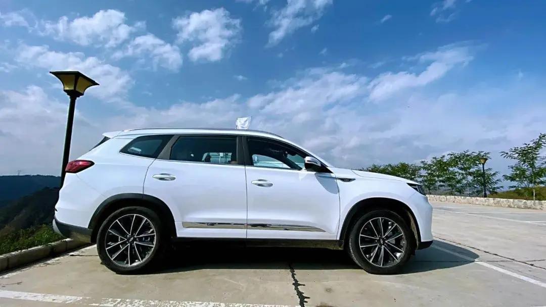 奇瑞瑞虎8plus1.6t2022款区别,奇瑞瑞虎8plus2.0t与1.6t怎么选