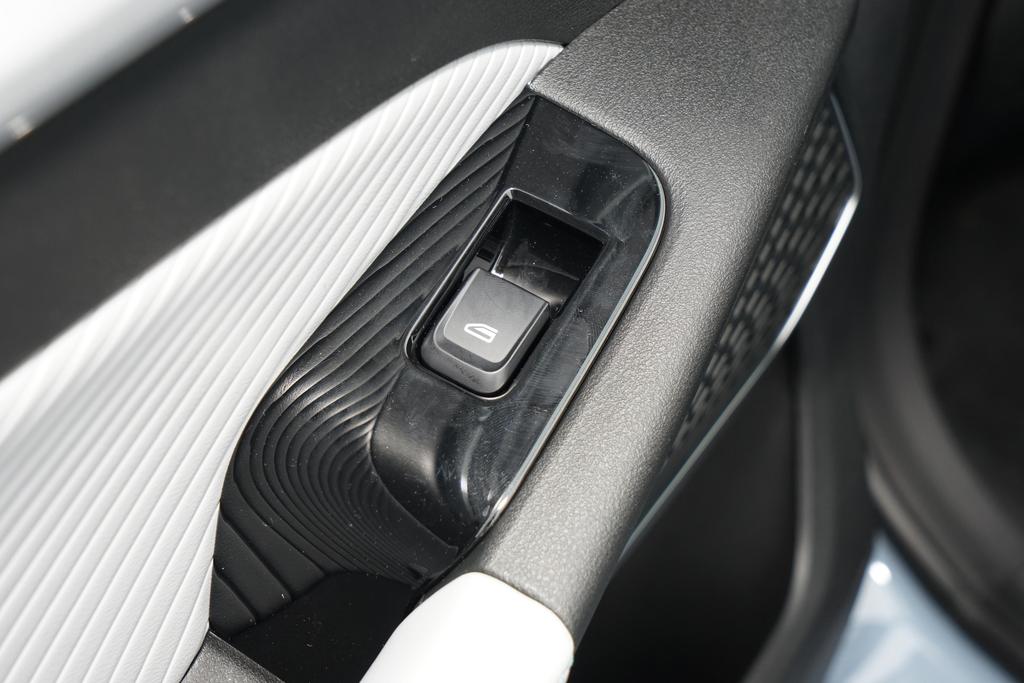 吉利帝豪第四代2022款车机升级,吉利帝豪第四代旗舰版中控