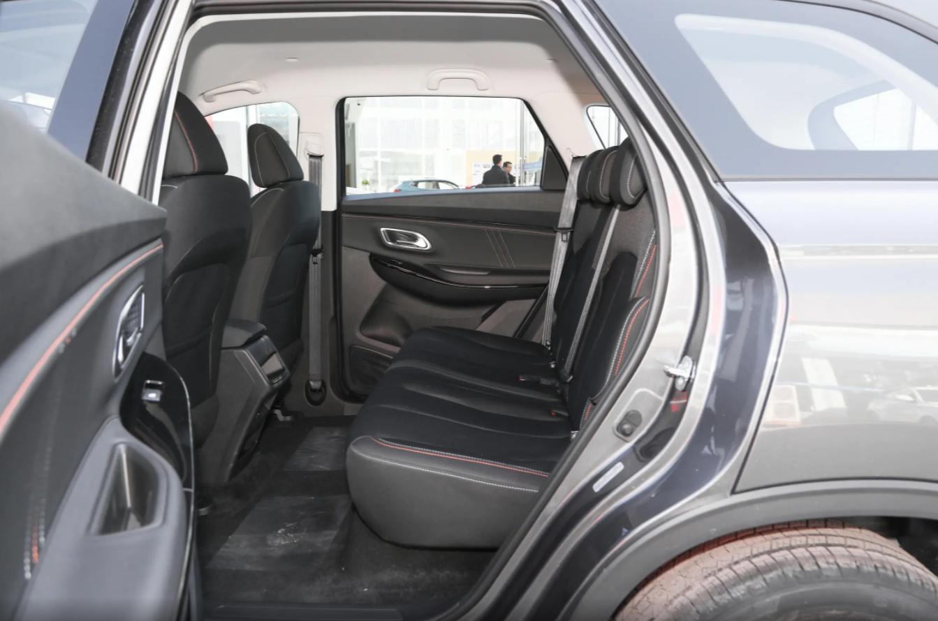 欧尚x7plus1.5自动尊享版落地,欧尚x7plus七座2022全新款价格