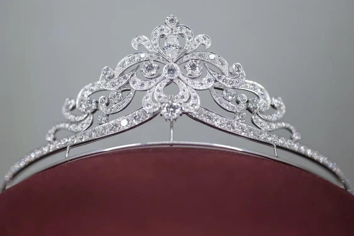 共鉴英国皇室珍藏，全新一代路虎揽胜SV携杰拉德珠宝亮相广州