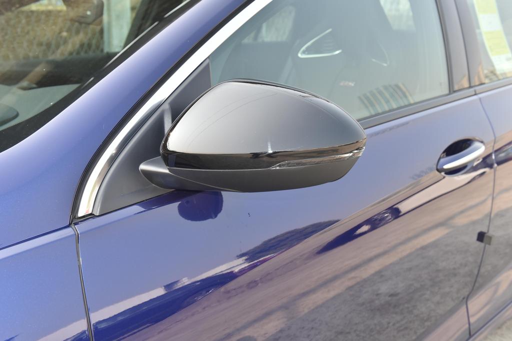 君威进气格栅两条杠,君威进气格栅主动开闭演示