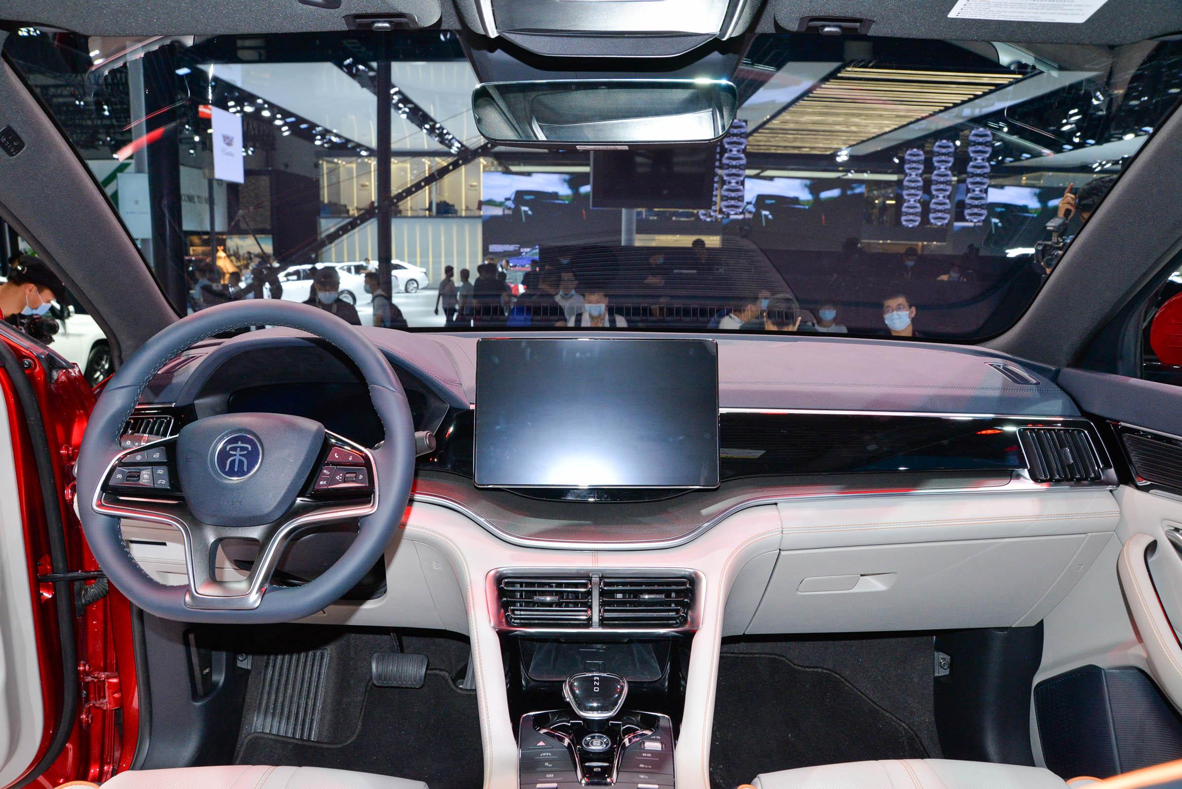 新能源汽车插电混动车型,电动车涨价后哪个更值得买