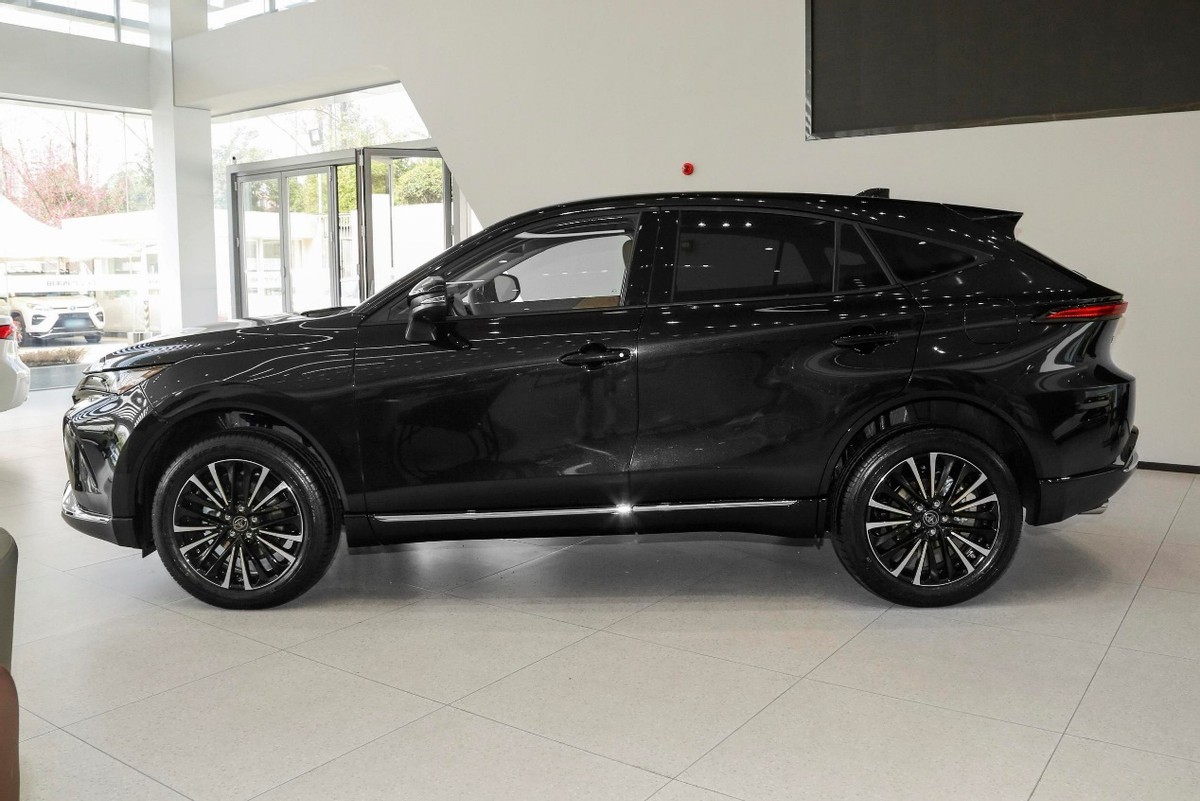 颜值高用料足，省油省心还有多项主动安全配置，丰田威飒了解一下